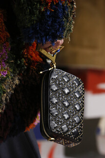Details Christian Dior , Details Dior Fall 2018 Ready-to-Wear , Детали показа Кристиан Диор , Детали показа Диор осень зима 2018 , Fashion show , неделя моды в Париже , PFW , Мария Грация Кьюри , Mainstyles